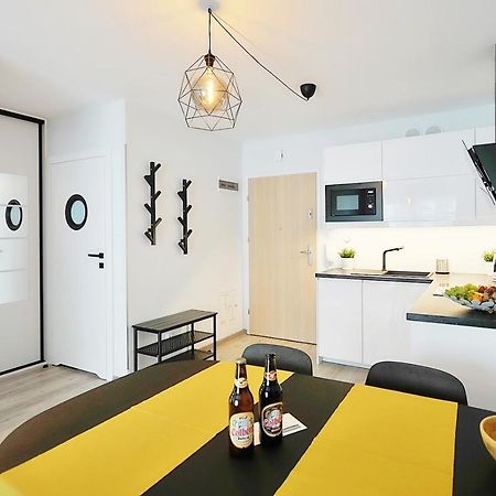 Apartament Andar Z Miejscem Parkingowym 코워브제크 외부 사진