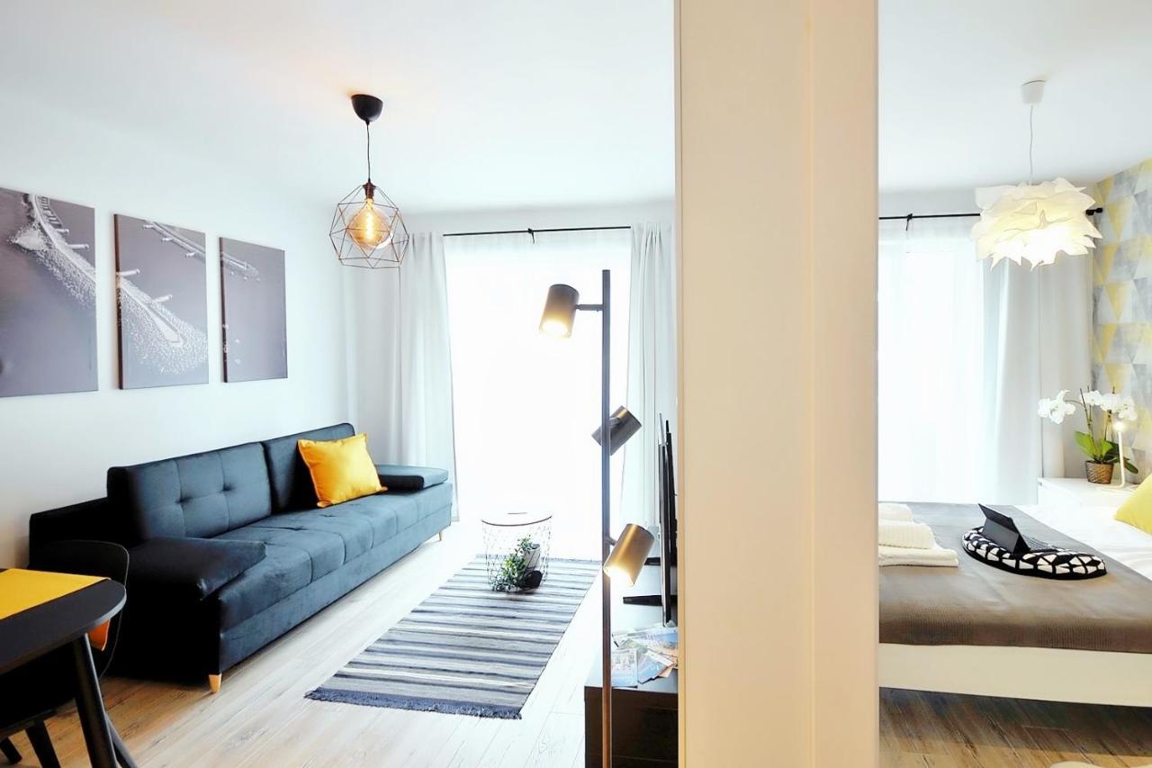 Apartament Andar Z Miejscem Parkingowym 코워브제크 외부 사진