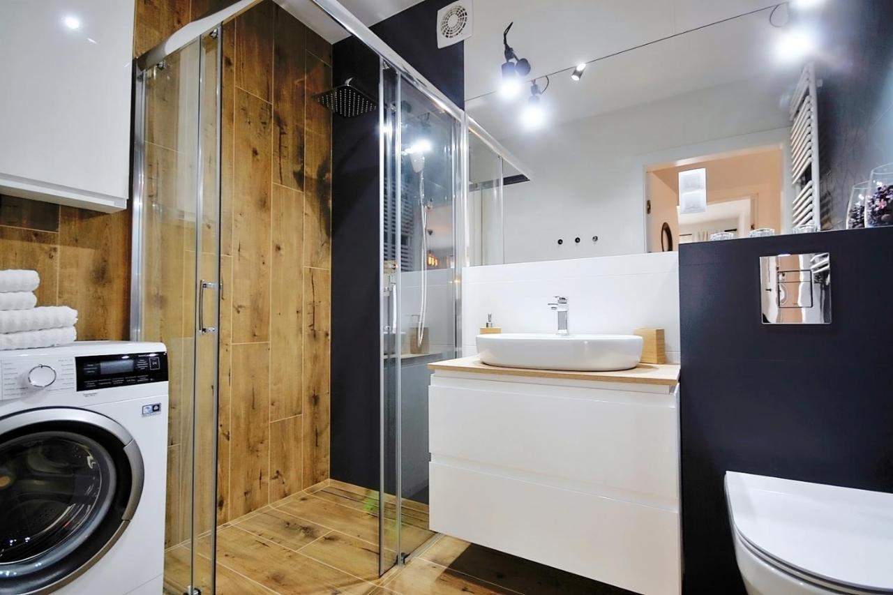 Apartament Andar Z Miejscem Parkingowym 코워브제크 외부 사진